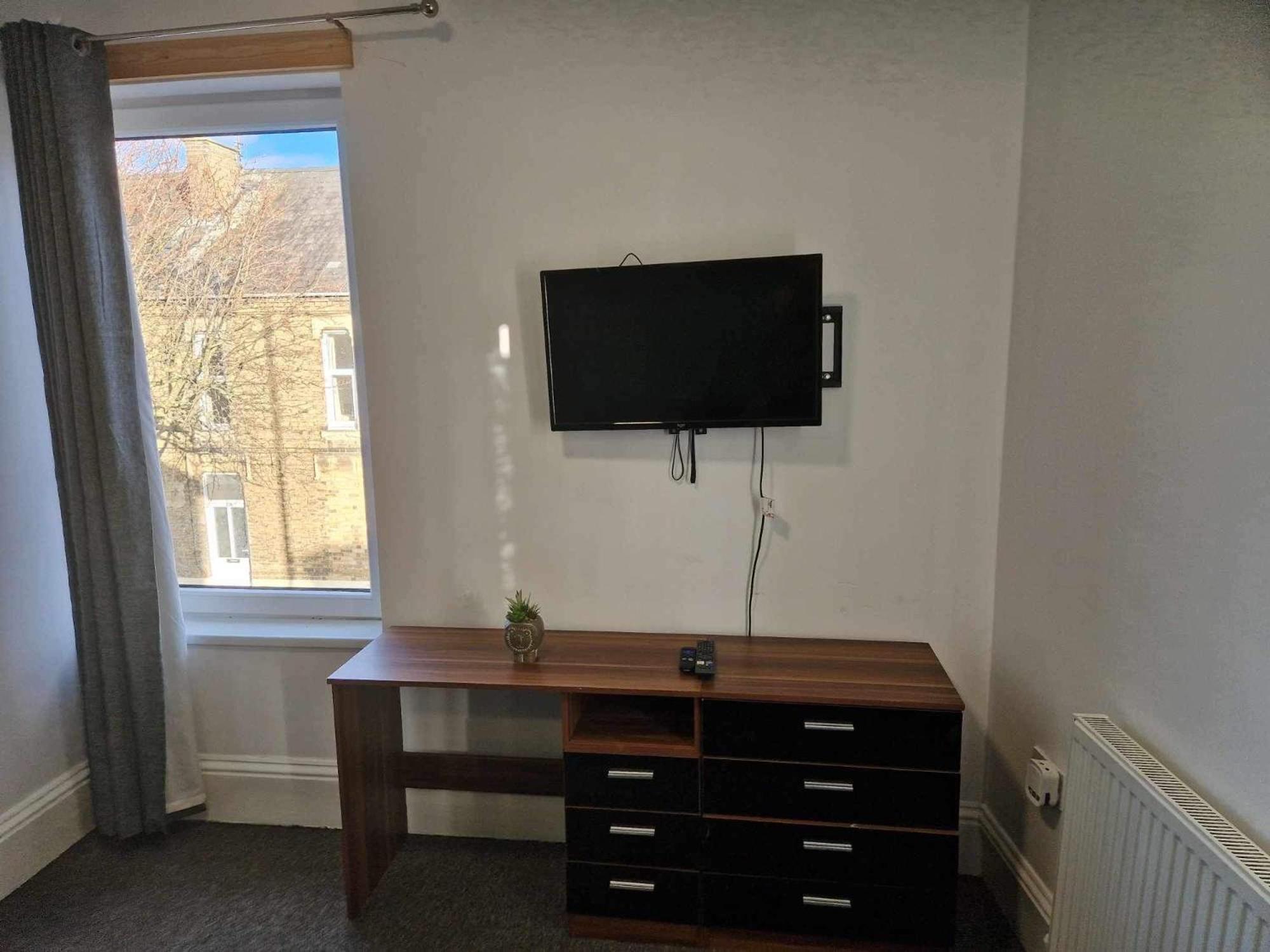 Yps Studio 3 Питерборо Екстериор снимка